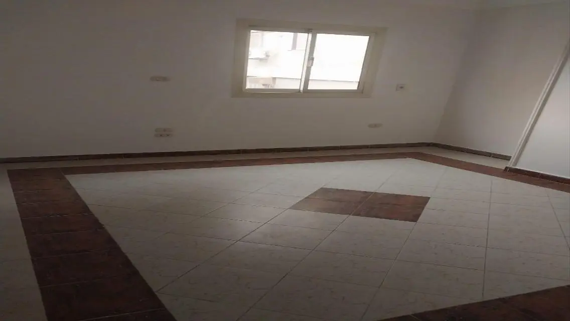 شقة للايجار فيو جنينة بأرض الجولف