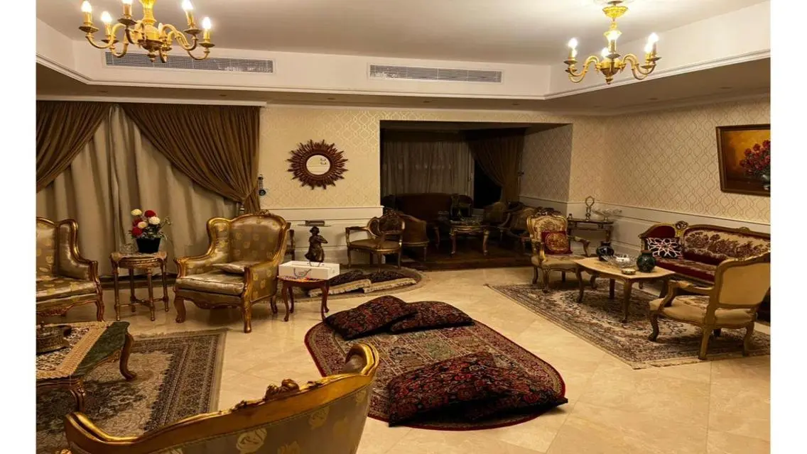 شقة فاخرة للبيع بمساحة 430 متر