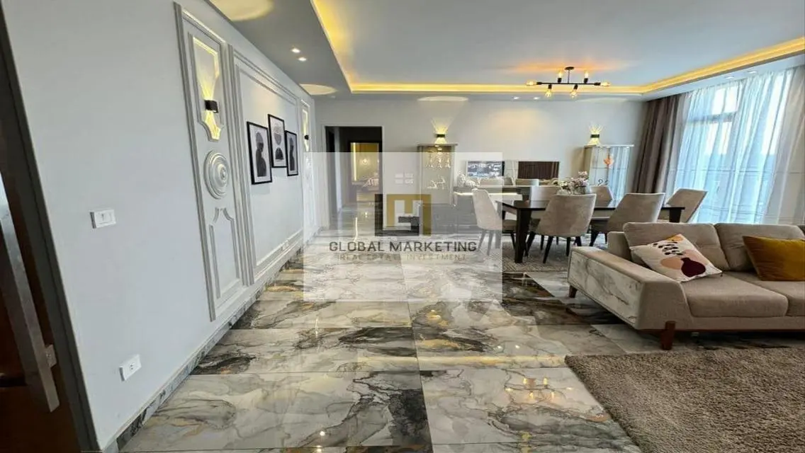 Modern furnished apartment for rent in Eastown