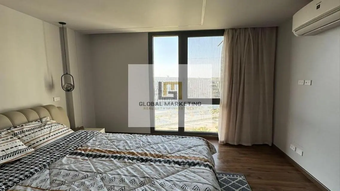 Modern furnished apartment for rent in Eastown