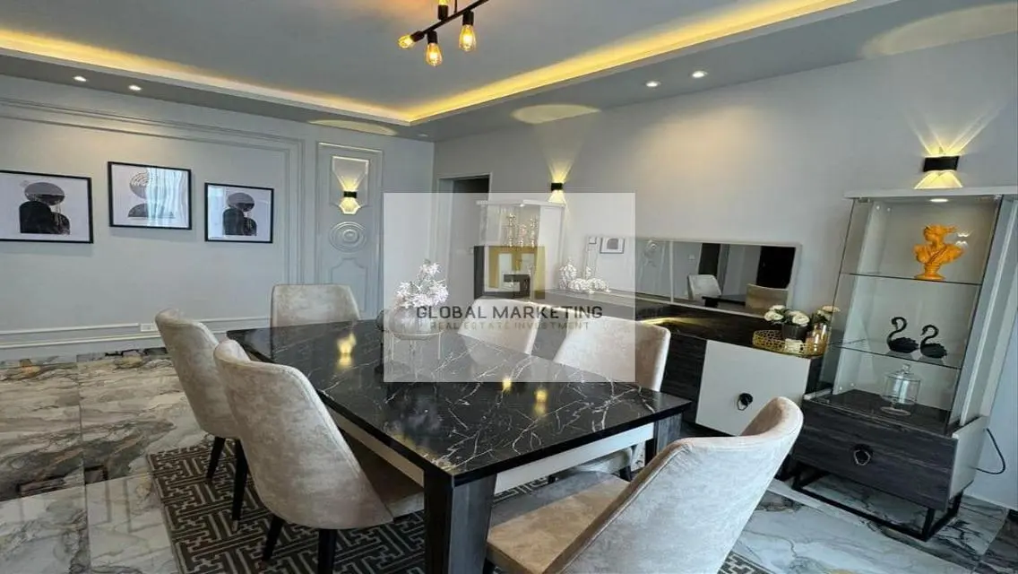 Modern furnished apartment for rent in Eastown