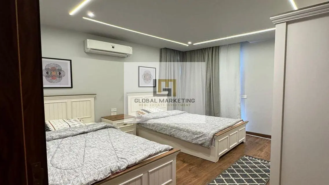 Modern furnished apartment for rent in Eastown