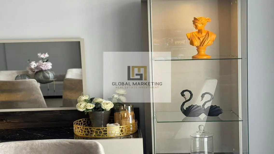 Modern furnished apartment for rent in Eastown