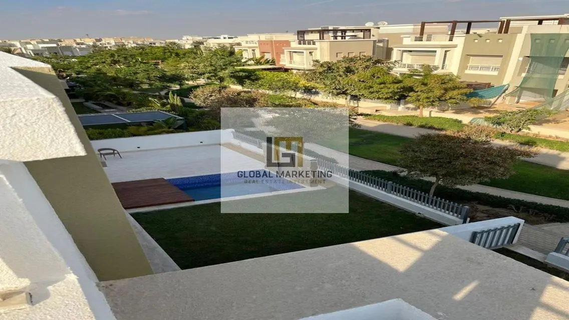 Twin house with garden - private swimming pool