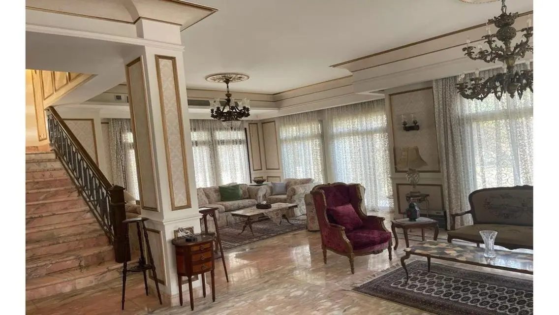 Prime location - overlooking the golf