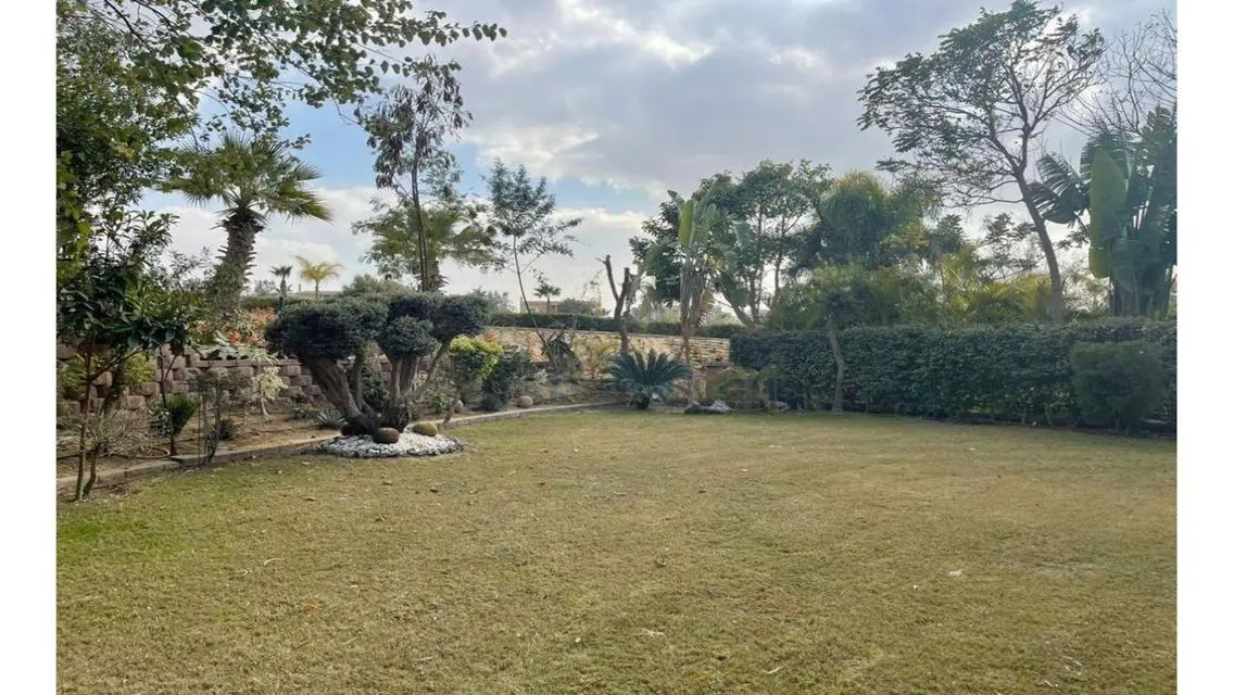 Prime location - overlooking the golf