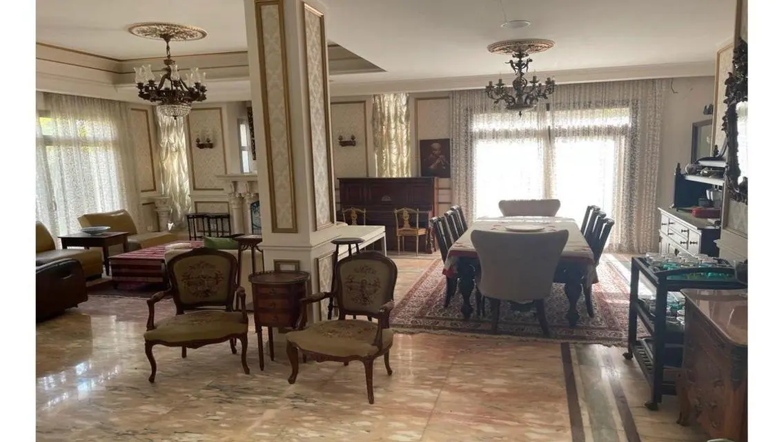 Prime location - overlooking the golf
