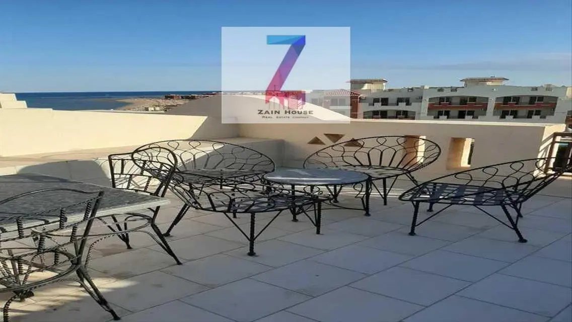 Furnished penthouse 90 meters