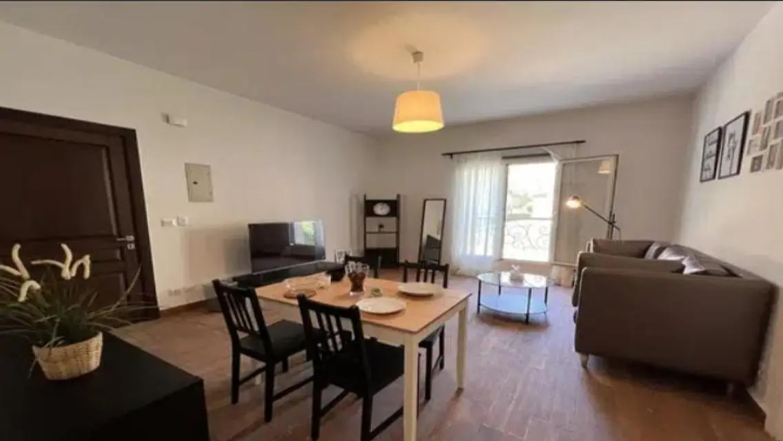 Modern furnished studio for rent in Hyde Park