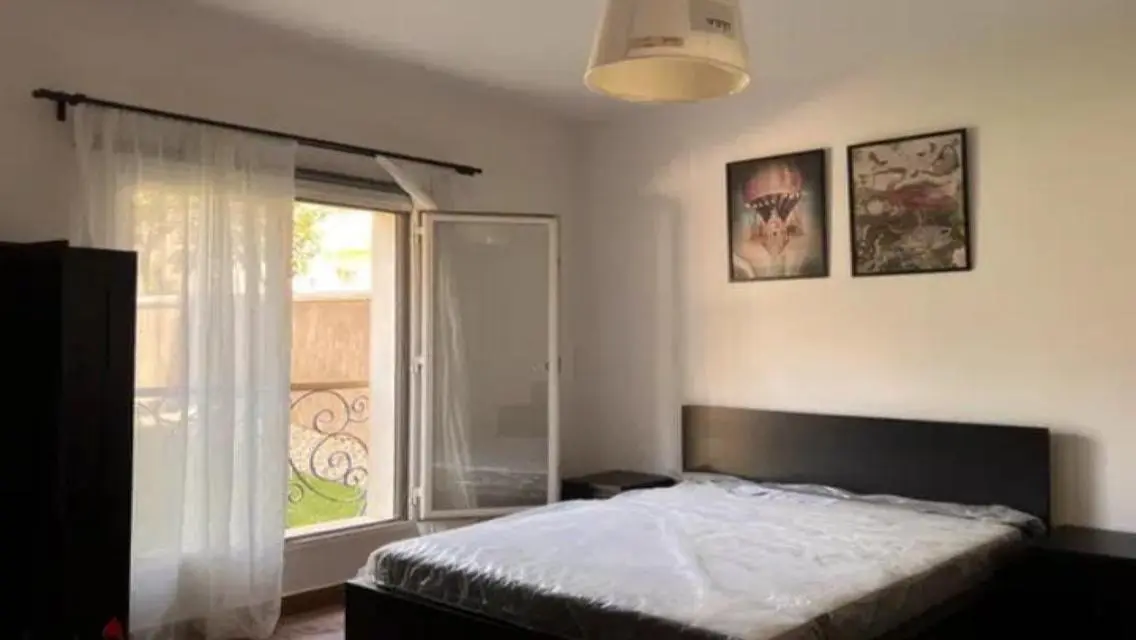 Modern furnished studio for rent in Hyde Park