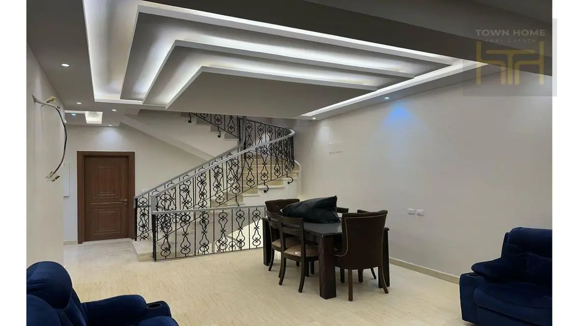 villa for rent in Al Rehab next to services