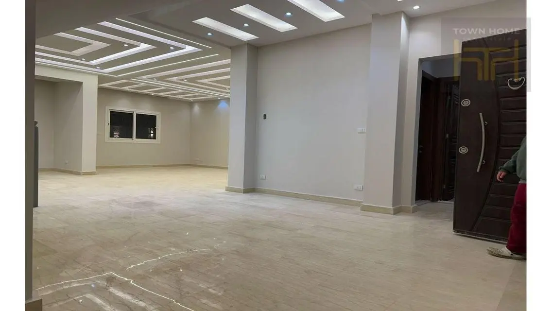 villa for rent in Al Rehab next to services
