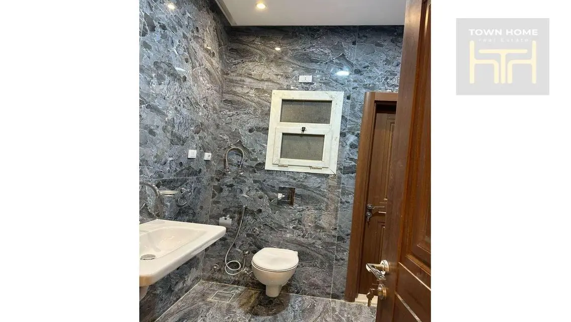villa for rent in Al Rehab next to services