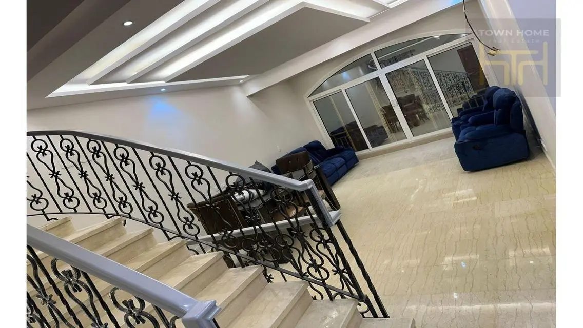 villa for rent in Al Rehab next to services