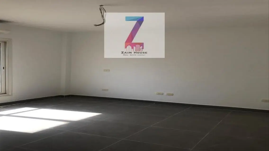 للبيع بنتهاوس على البحر فى امواج الساحل الشمالى