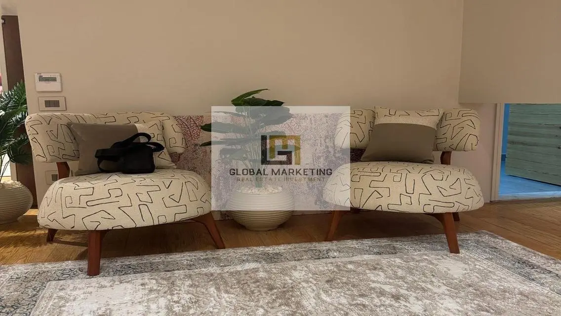 Modern- furnished apartment for rent in Eastown