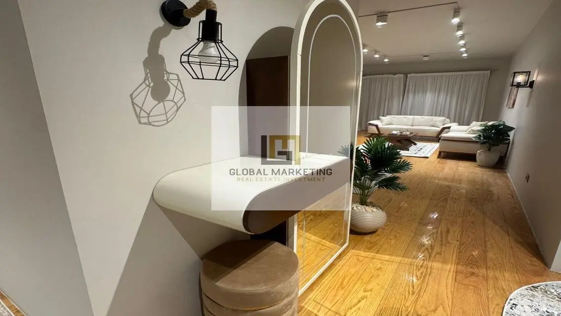 Modern- furnished apartment for rent in Eastown