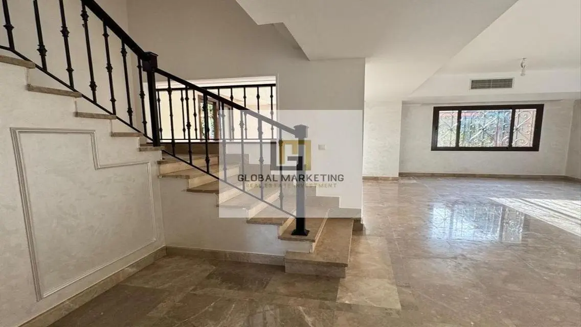 Independent villa with a nice garden in mivida