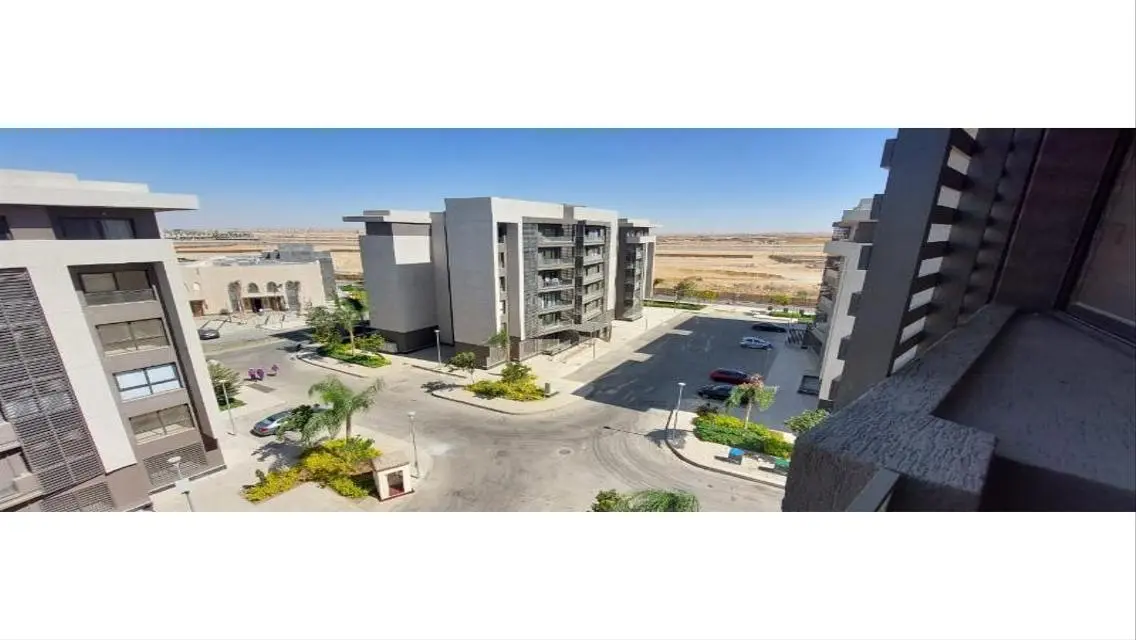 للايحار شقه 101متر في B15 اول سكن امام المسجد بحري