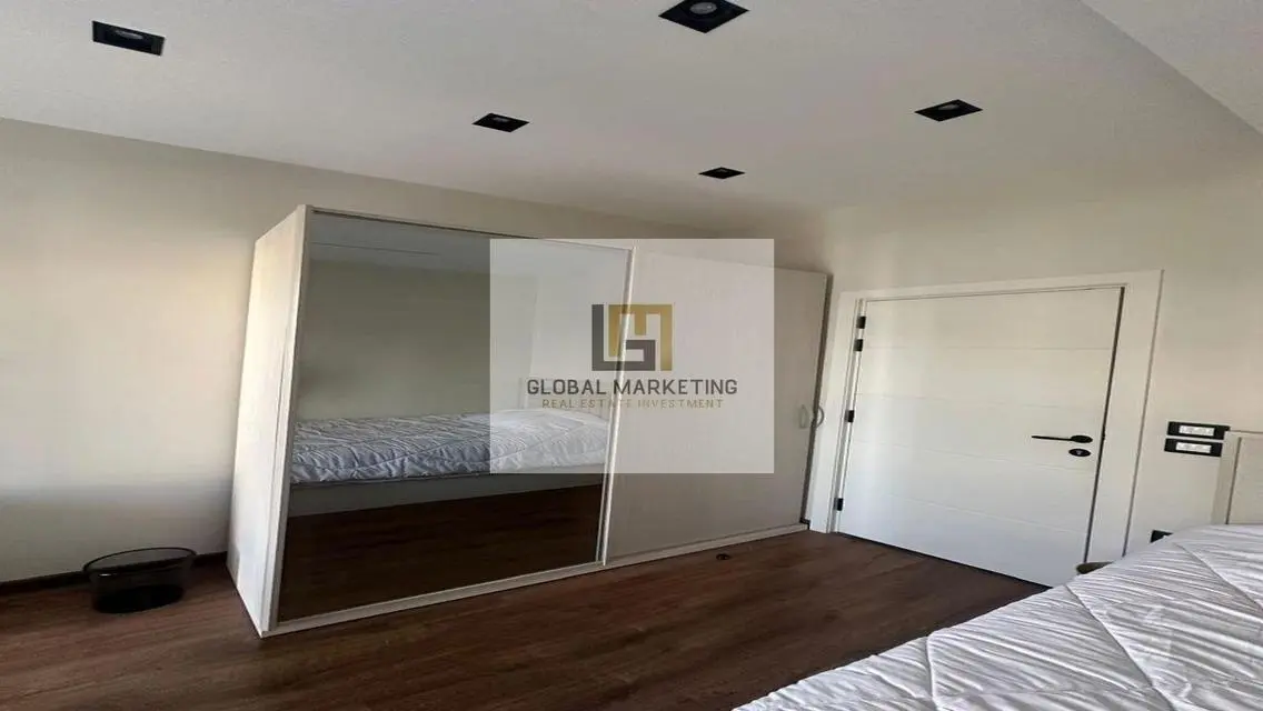 Furnished apartment for rent in Lake View