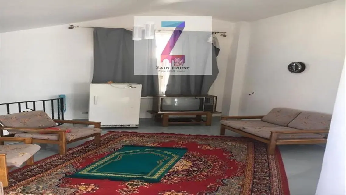 furnished villa close to the sea, third row