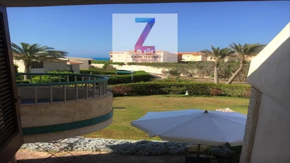 furnished villa close to the sea, third row