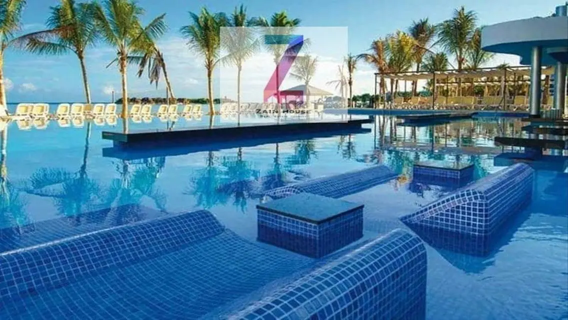 furnished villa close to the sea, third row