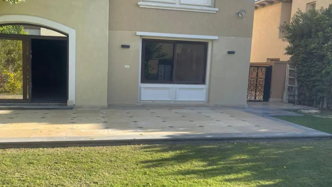 Twin house with acs for rent in Mivida Compound