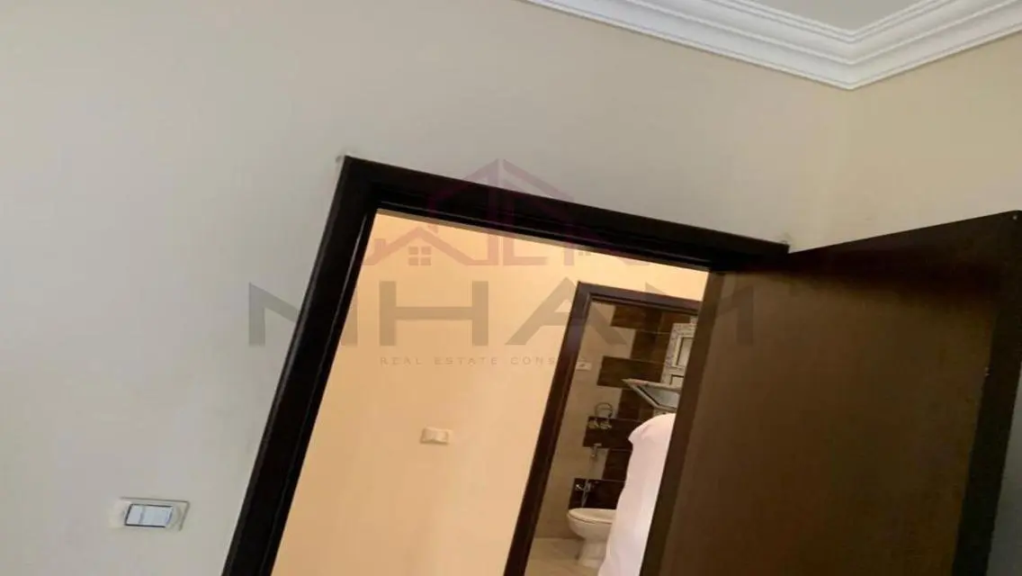 شقه 250م للايجار تشطيب سوبر لوكس فى النرجس عمارات