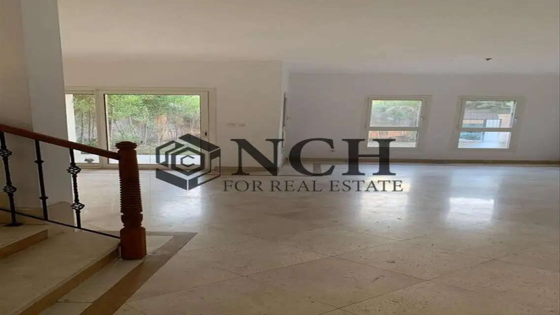LUXURIOUS TWINHOUSE 315M FOR RENT, KITCHEN AND ACS