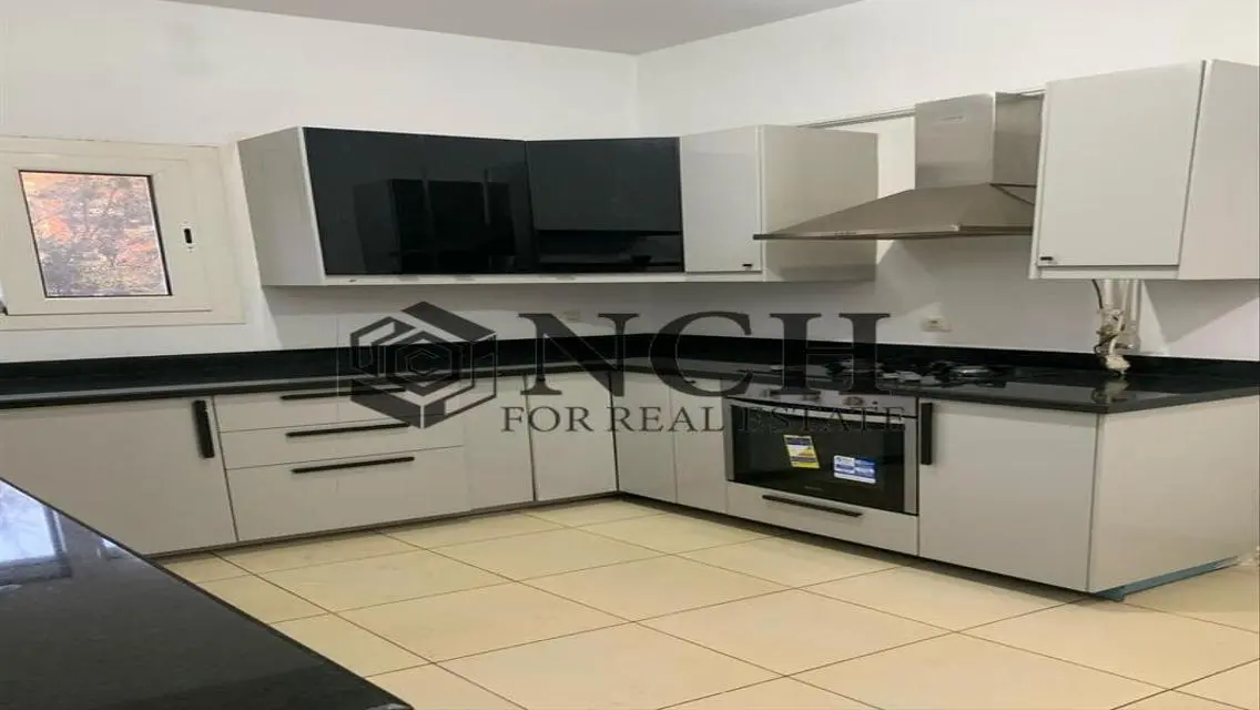 LUXURIOUS TWINHOUSE 315M FOR RENT, KITCHEN AND ACS