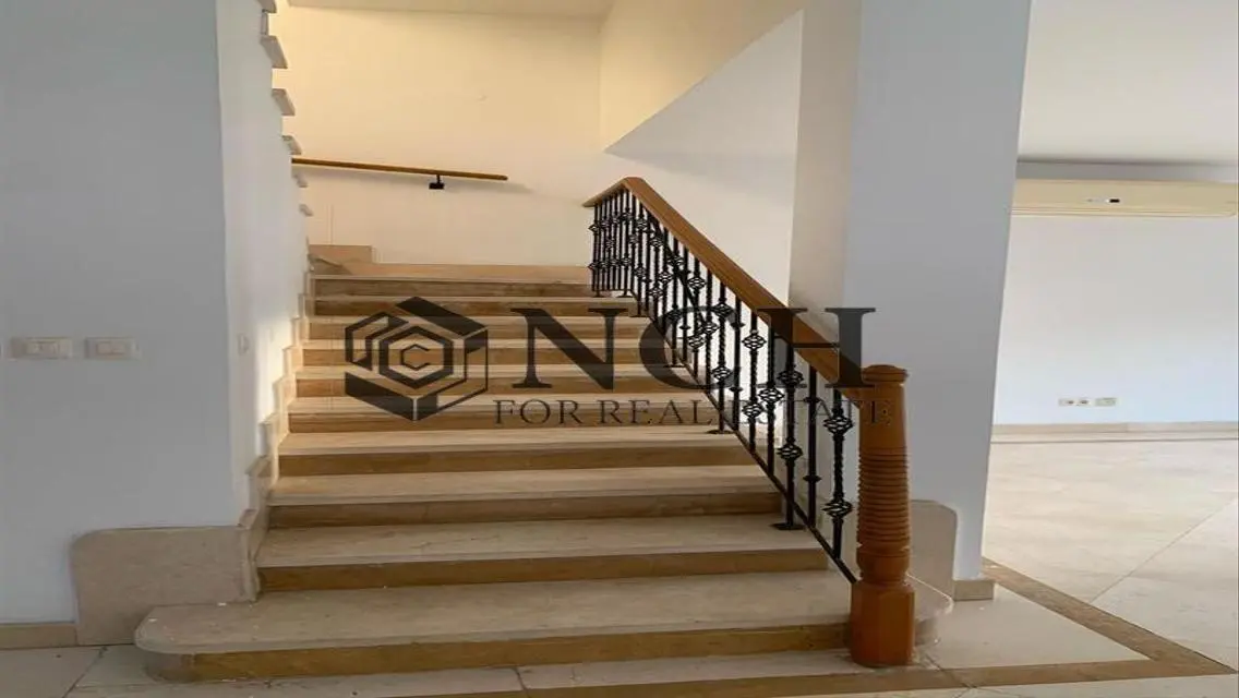 LUXURIOUS TWINHOUSE 315M FOR RENT, KITCHEN AND ACS