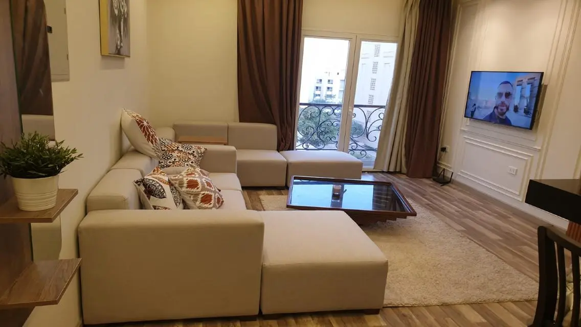 ستوديو مفروش فرش مودرن للايجار في هايد بارك