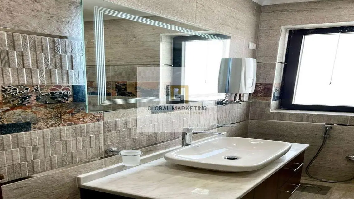 Modern furnished apartment for rent in Lake View