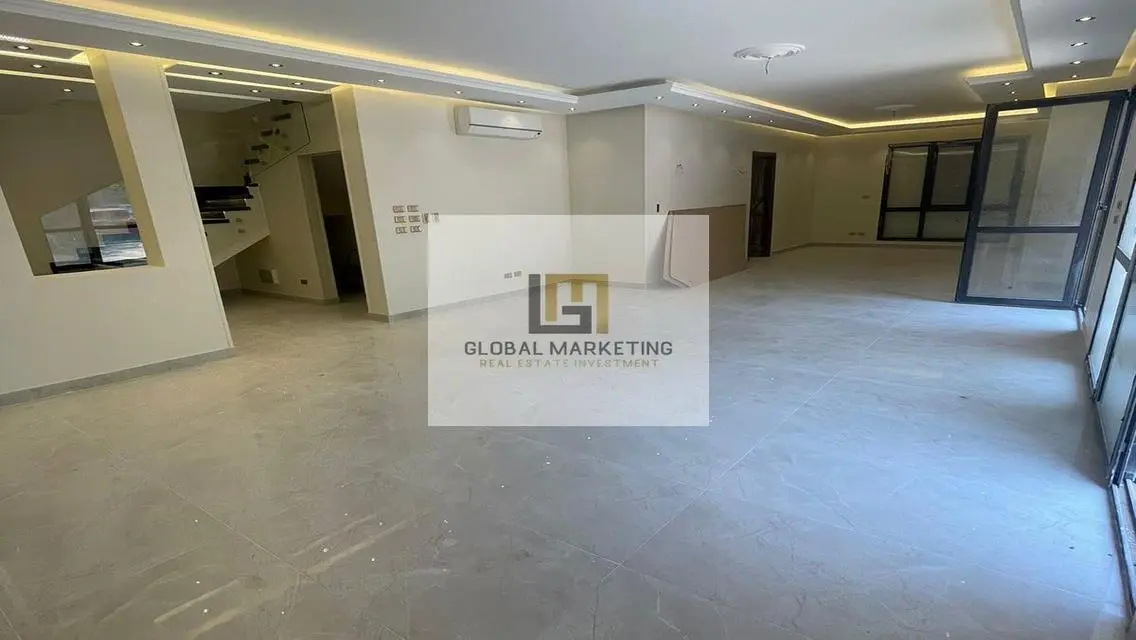 دوبلكس بجاردن للايجار مطبخ وتكييفات كمبوند ايستاون