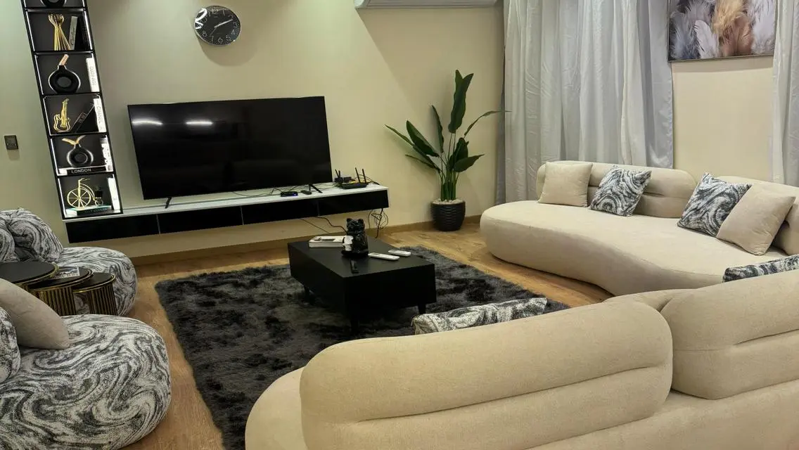 Super Lux Furnished Apartment for Rent in Eastown