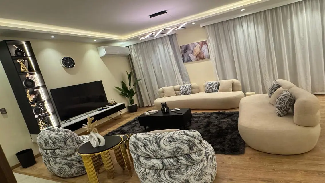Super Lux Furnished Apartment for Rent in Eastown