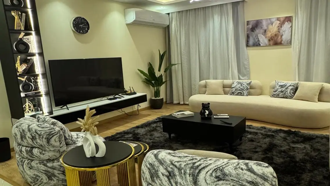 Super Lux Furnished Apartment for Rent in Eastown