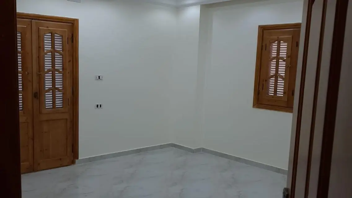 شقه للايجار  البنفسج ڤيلات6 التجمع الاول موقع مميز