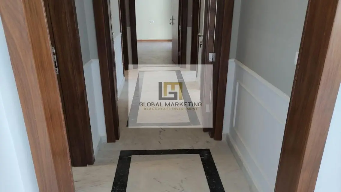 3 bedroom apartment for rent with kitchen, Eastown