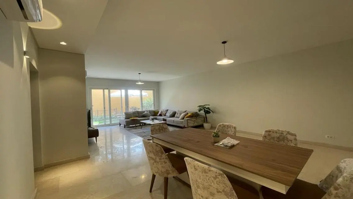 Ground with garden furnished for rent in Mivida