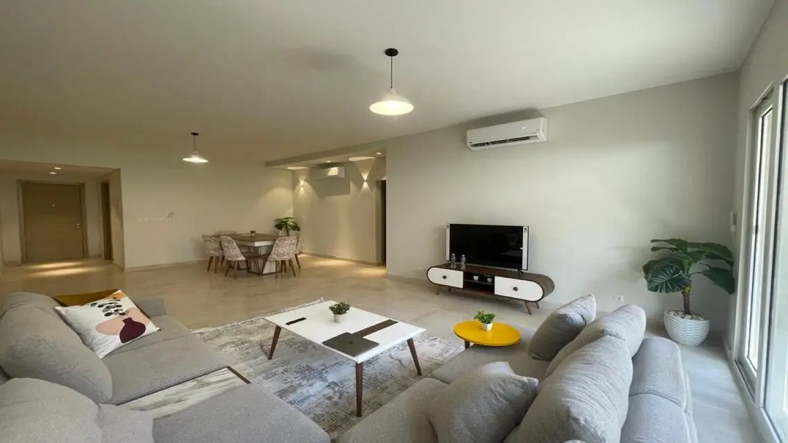 Ground with garden furnished for rent in Mivida