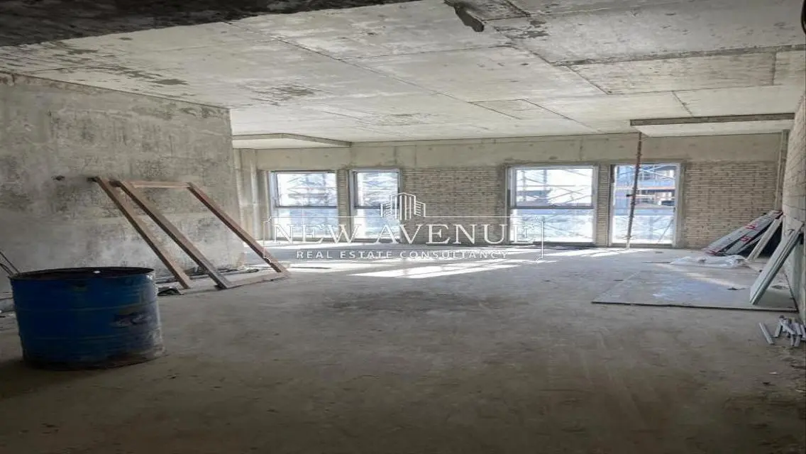 Prime location admin office 120m in Mivida | sale
