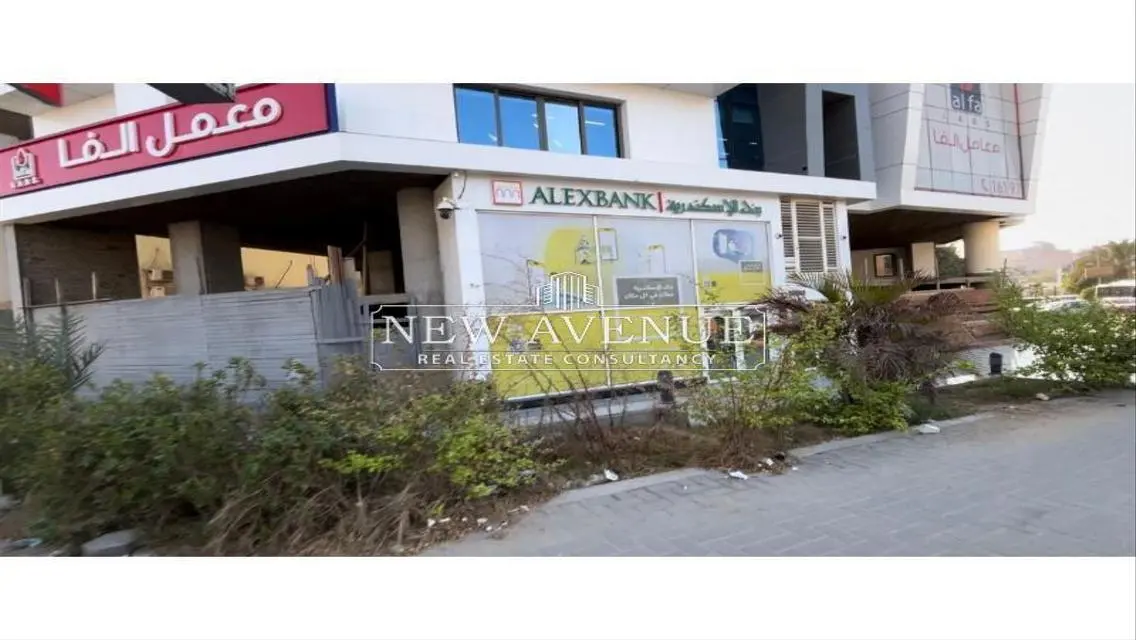 High traffic Retail 750m at Maadi for rent