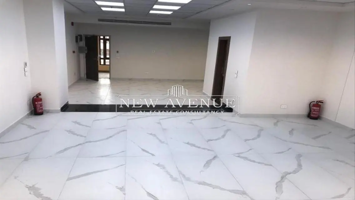 عيادة للايجار متشطبة بالكامل بالتكيفات في الرحاب