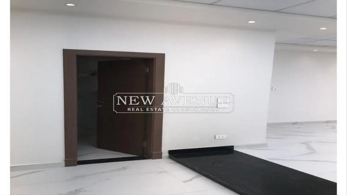 عيادة للايجار متشطبة بالكامل بالتكيفات في الرحاب