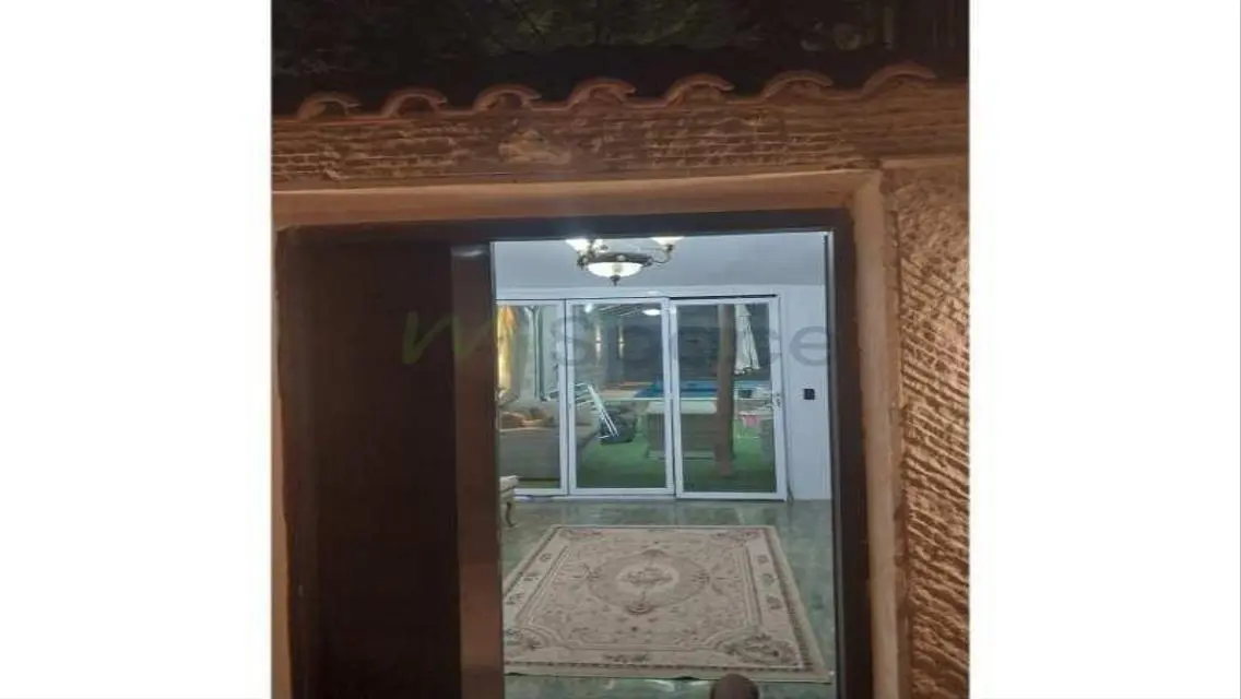 شقة فاخرة 350 متر مع شرفة وحديقة خاصة