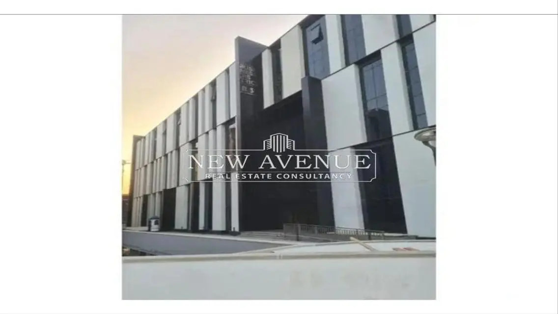 Corner office 135m at Hyde Park New Cairo - Rent