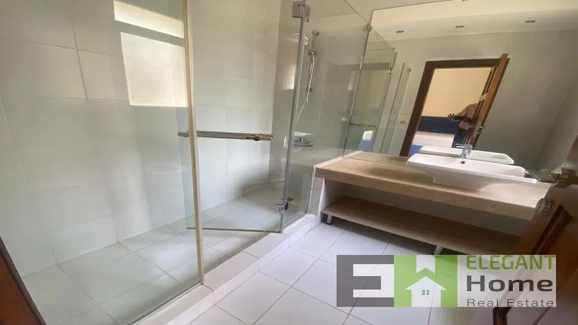Luxury Villa with 4000 sqm and Complete Amenities