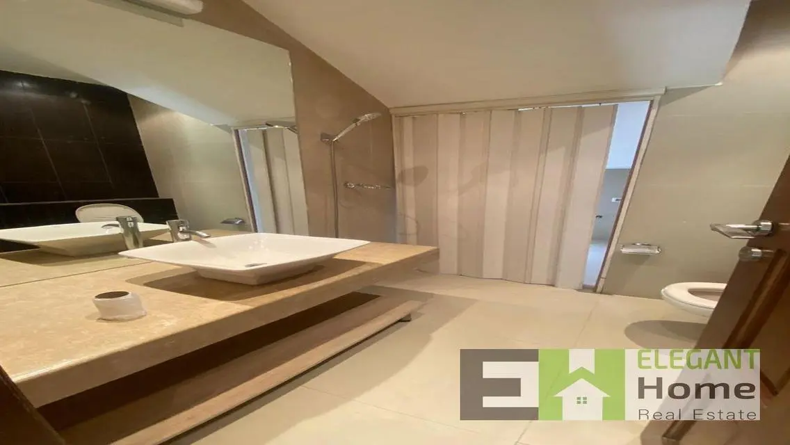 Luxury Villa with 4000 sqm and Complete Amenities